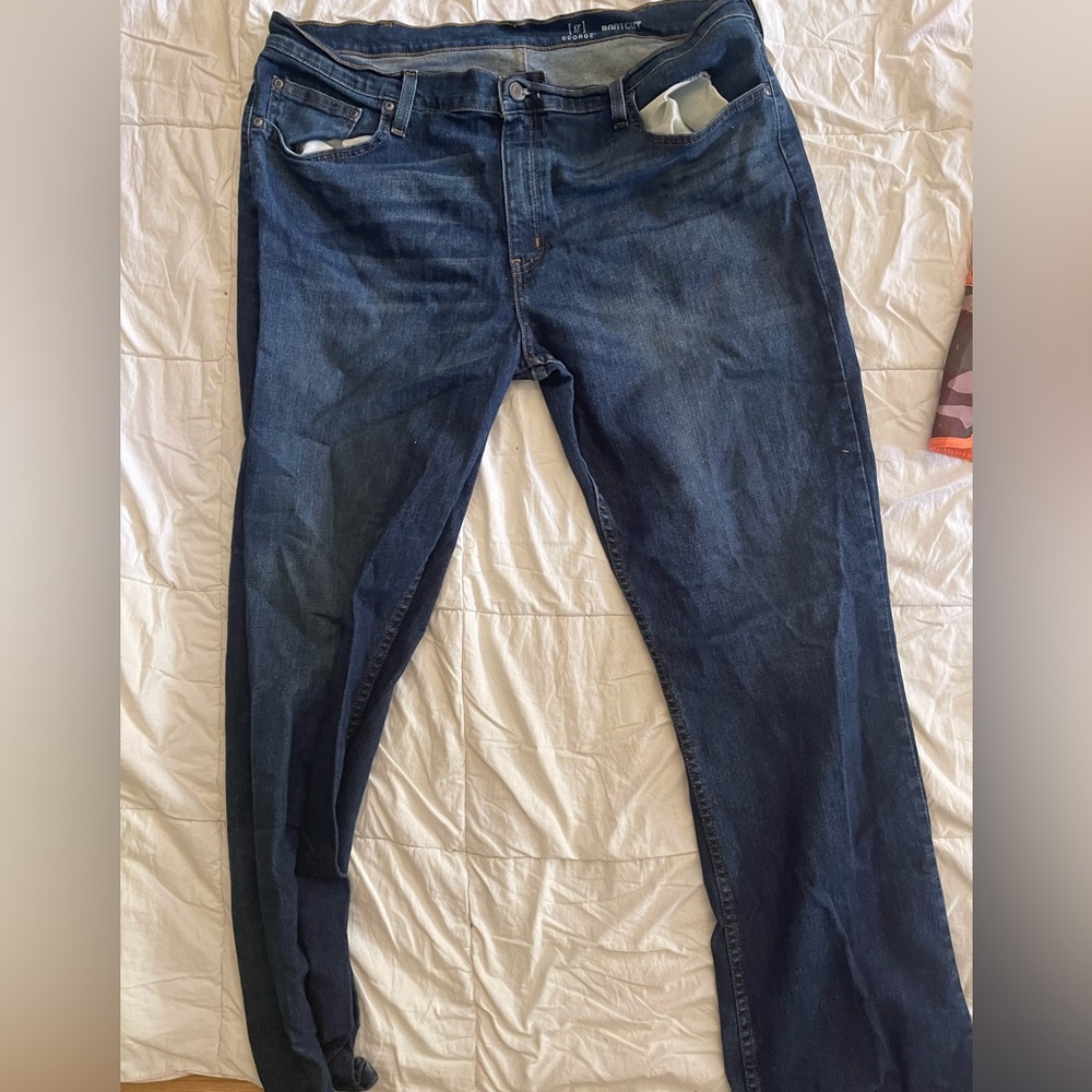 Hasn’t been used in a while . Mens blue jeans size 40x32